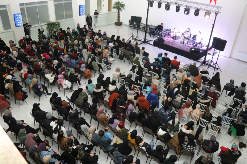 KARAKÖPRÜ'DE SEDAT ANAR KONSERİ