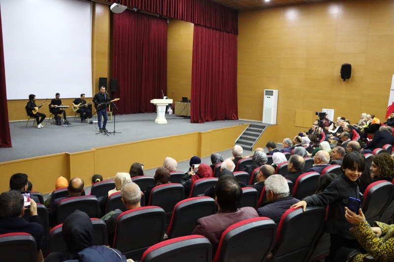 KARAKÖPRÜ'DE ŞİİR VE SANAT PROGRAMI DÜZENLENDİ