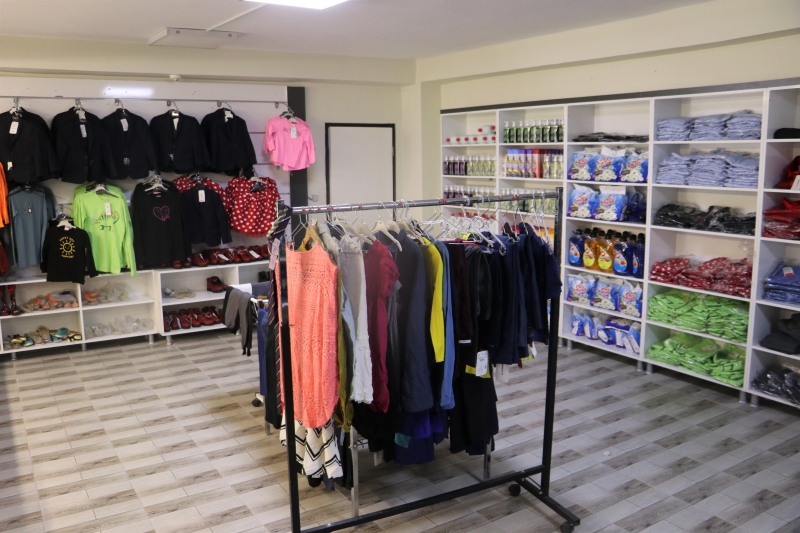 KARAKÖPRÜ'DE SOSYAL MARKET İLE YÜZLER GÜLÜYOR