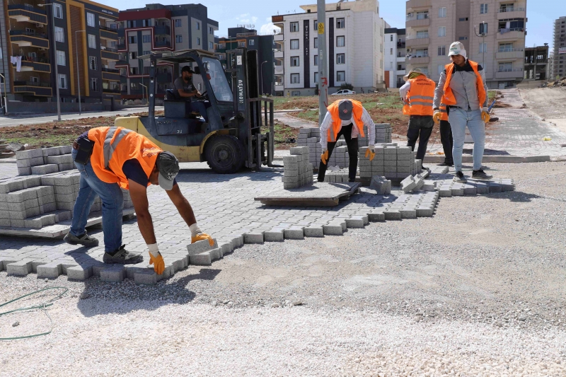KARAKÖPRÜ’DE ÜST YAPI ÇALIŞMALARIYLA YOLLAR YENİLENİYOR