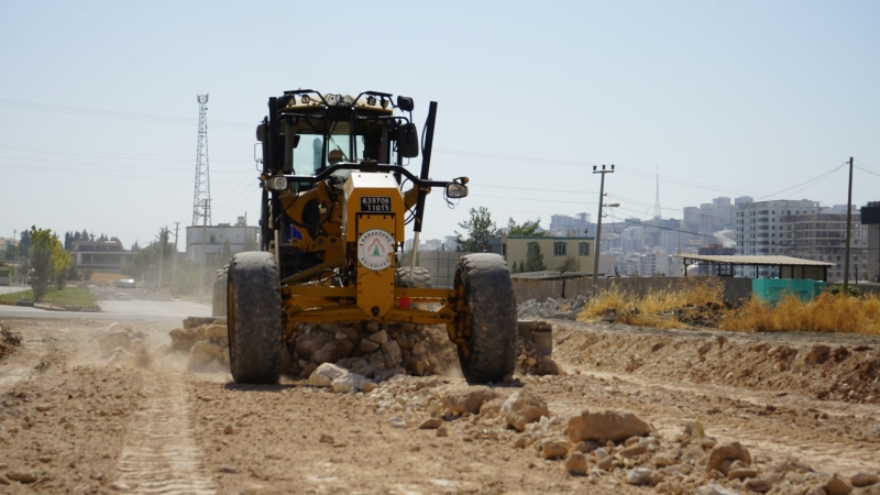 KARAKÖPRÜ'DE ÜSTYAPI ÇALIŞMALARIYLA YENİ YOLLAR HİZMETE SUNULUYOR