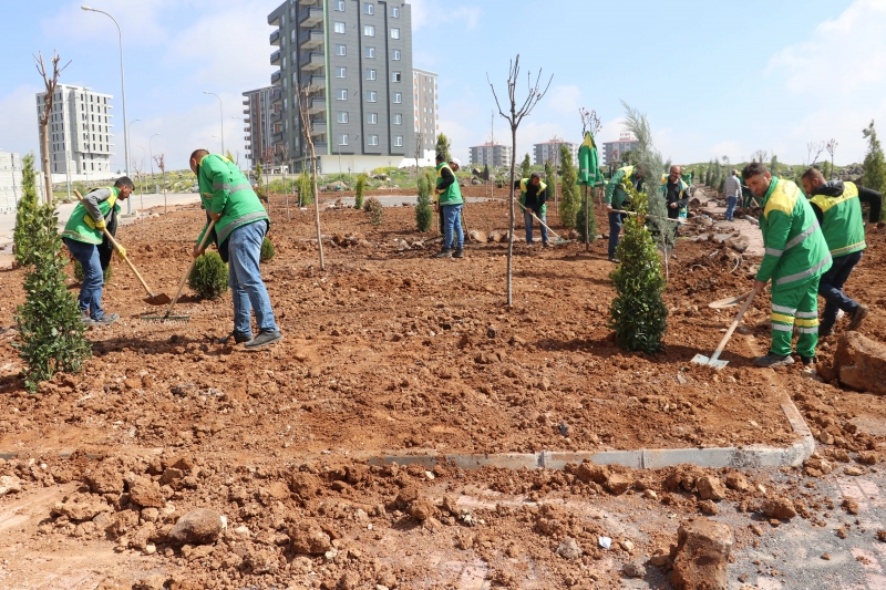 KARAKÖPRÜ'DE YENİ PARKLAR YAZA HAZIRLANIYOR