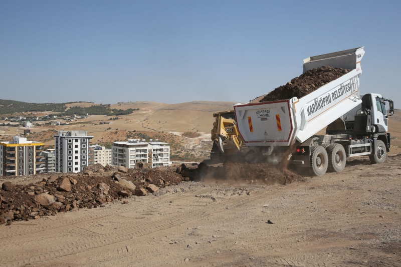 KARAKÖPRÜ’DE YENİ YOL AÇMA SEFERBERLİĞİ SÜRÜYOR