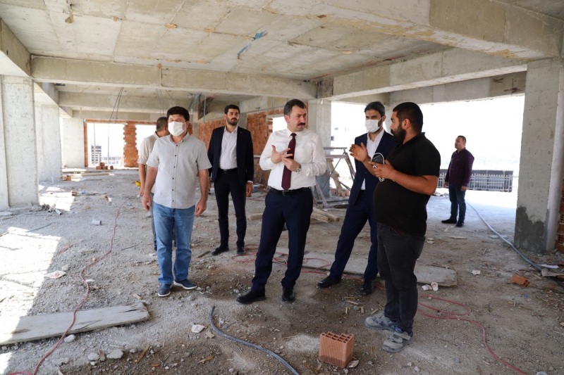 ​KARAKÖPRÜ’DE YÜZME HAVUZU ÇALIŞMALARI TAM GAZ