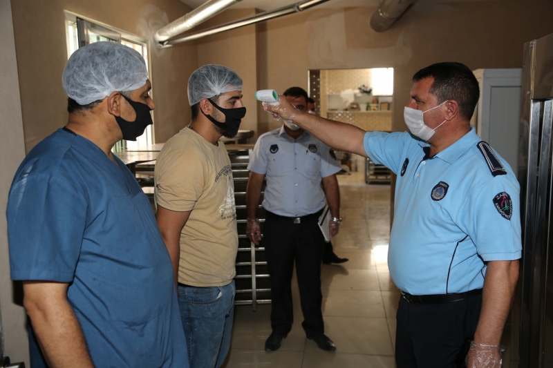 KARAKÖPRÜ'DE ZABITALAR TEDBİRİ ELDEN BIRAKMIYOR