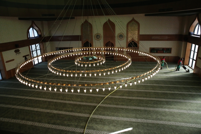 KARAKÖPRÜ’NÜN CAMİLERİNDE BAHAR TEMİZLİĞİ