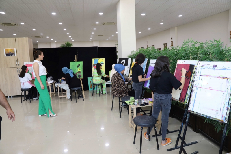 KARAMEK KURSLARI KADINLARA YENİ UFUKLAR AÇIYOR