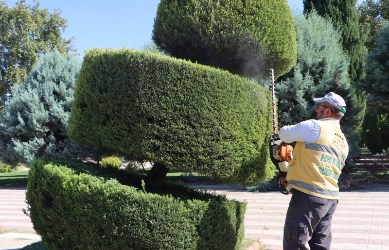 KASAPTAŞI PARKINDA BAKIM ONARIM ÇALIŞMASI