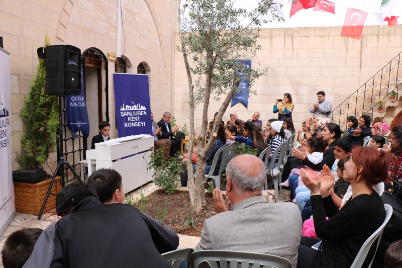 Kent Konseyinden Mini Piyano Dinletisi