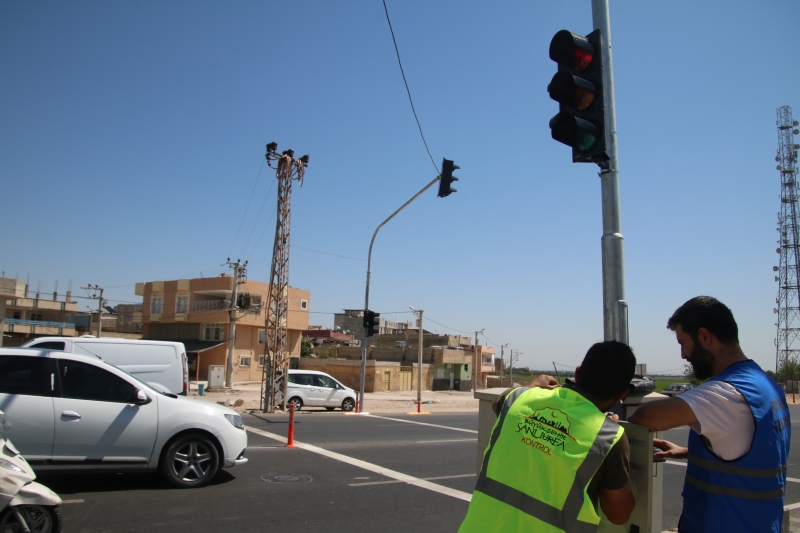 KISA SÜRELİĞİNE KALDIRILAN ÜST GEÇİT YERİNE AKILLI SİNYALİZE SİSTEMİ