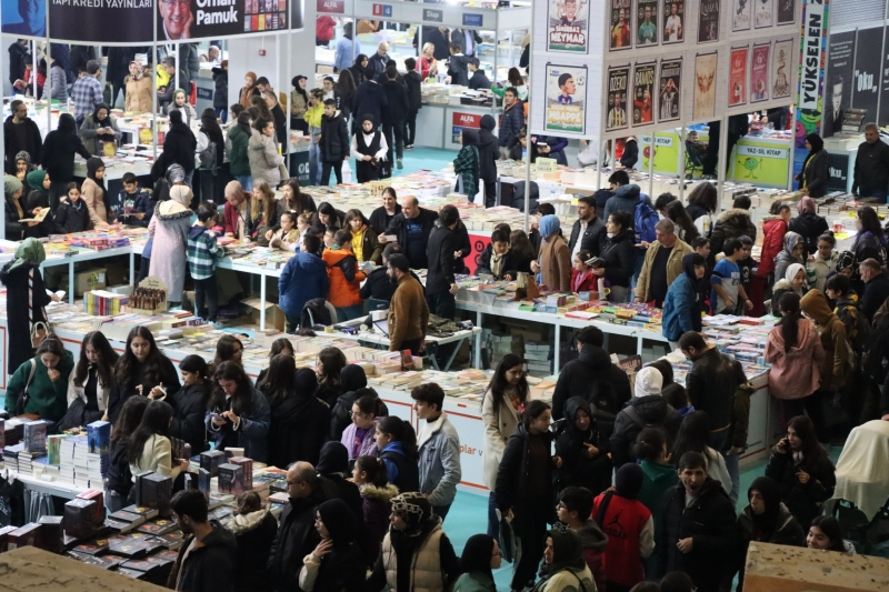 KİTAP FUARINI 310 BİN KİŞİ ZİYARET ETTİ