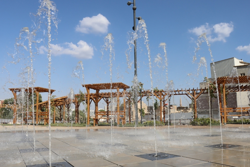 KIZILAY BAHÇESİ YENİ GÖRÜNTÜSÜYLE GÖRENLERİ HAYRAN BIRAKIYOR