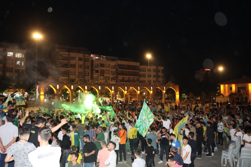 KUPA HEYECANINI DEV EKRANDA YAŞADILAR