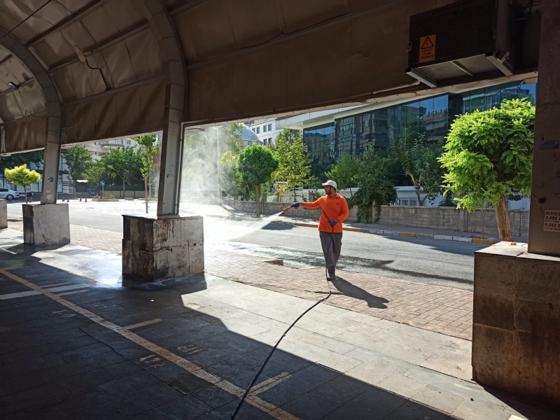 KURBAN KESİM ALANLARINDA DEZENFEKSİYON MESAİSİ