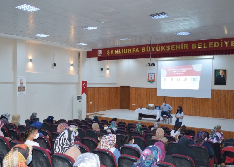 KURSİYERLERE COVİD 19 ÖNLEMLERİ ANLATILDI