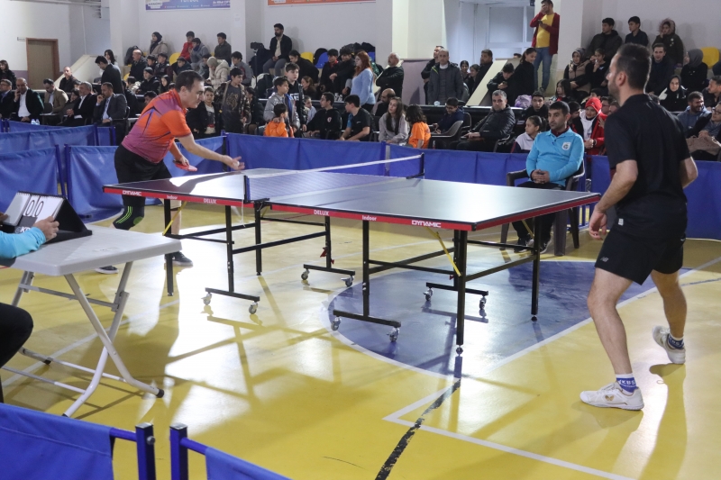 MASA TENİSİ TURNUVASINDA ÖDÜLLER SAHİBİNİ BULDU