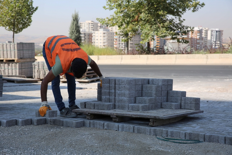 MEHMETÇİK’TE YENİ YOLLAR HİZMETE SUNULUYOR