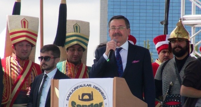 Melih Gökçek’ten Akçakale’ye özel ilgi