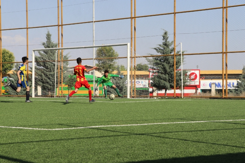 MİLLİ TAKIM SPORCULARI, ŞANLIURFA’DA FUTBOL ŞÖLENİNDE TOP KOŞTURACAK