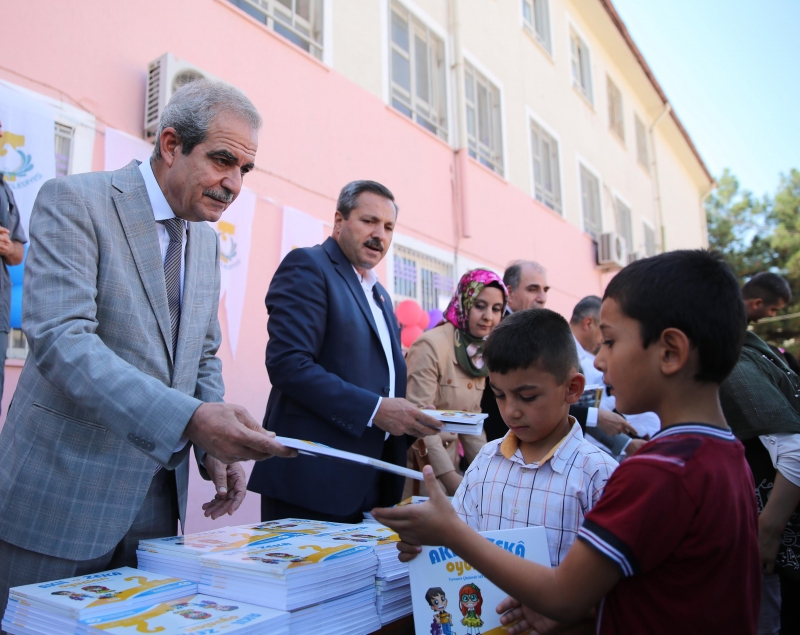 Miniklerin Eğitim Yılında ilk Hediyeleri Başkan Demirkol'dan