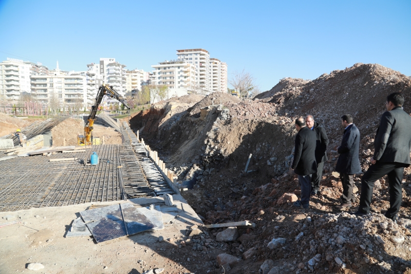 Narlıdere Kavşağında Üst Kirişler Atılıyor