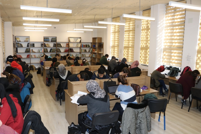 ÖĞRENCİLERDEN OKUMA SALONLARI İÇİN BAŞKAN BAYDİLLİ’YE TEŞEKKÜR