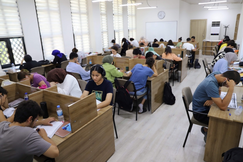 ÖĞRENCİLERİN DERS ÇALIŞMAK İÇİN TERCİHİ OKUMA EVLERİ