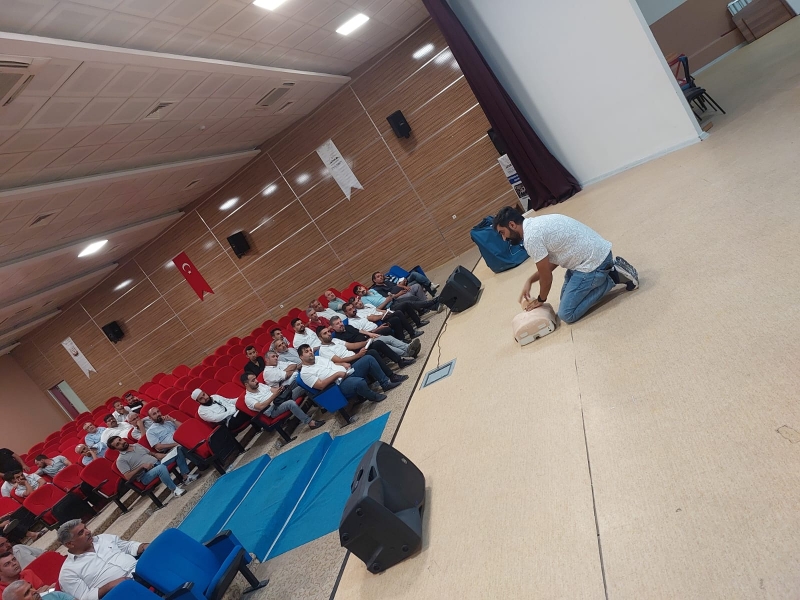 Okulların Açılmasıyla Servis Şoförlerine İlk yardım  Eğitimi Verildi.