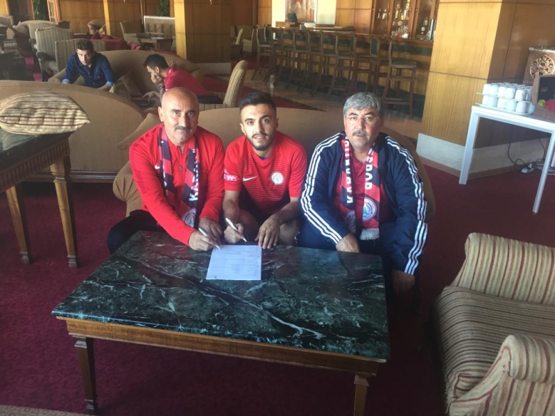 ÖMER BUĞDAYCI VE UĞUR ÇELİK KARAKÖPRÜ BELEDİYESPOR’DA