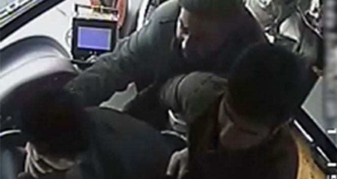 Otobüs şoförüne tekme tokat dayak kamerada