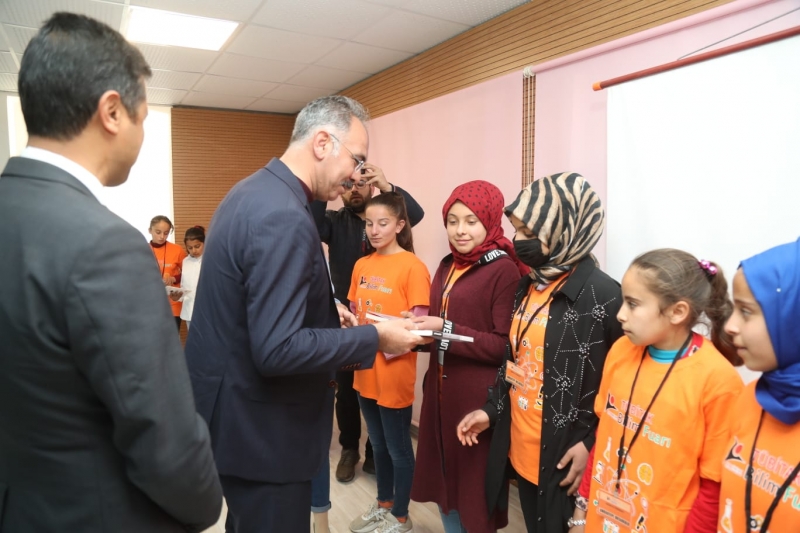 OVANIN BAŞAKLARI OKUYOR’ PROJESİNDE ÖĞRENCİLERLE BULUŞTU