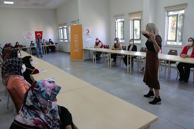 Pandemi Sürecinde Risksiz Gebelik ve Bebek Eğitimi" Verildi.