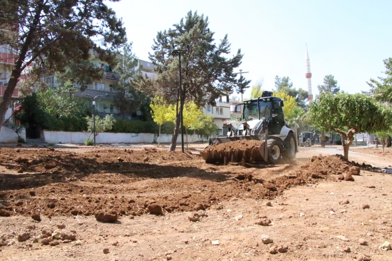 PARKLAR YENİLENİYOR, HALİLİYE GÜZELLEŞİYOR
