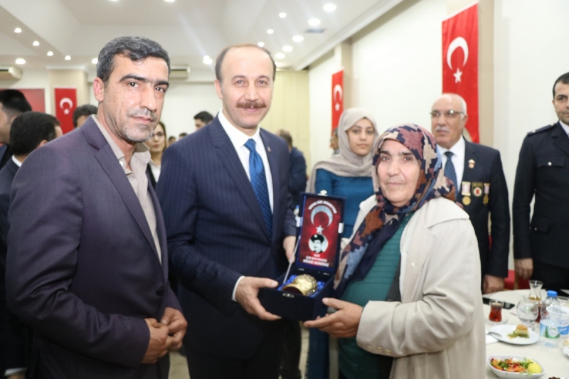 Polis Bayramında Şehitler Rahmetle Anıldı