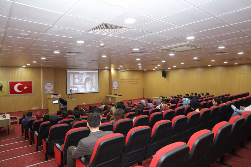 Prof. Dr. Esin Koç Şanlıurfa da Yenidoğan Bebeklerin Önemini vurguladı.