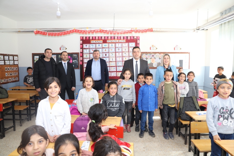 Sağlık Müdürü Solmaz Siverek kırsalında Okullarda yapılan Genel Sağlık taramasına katıldı.