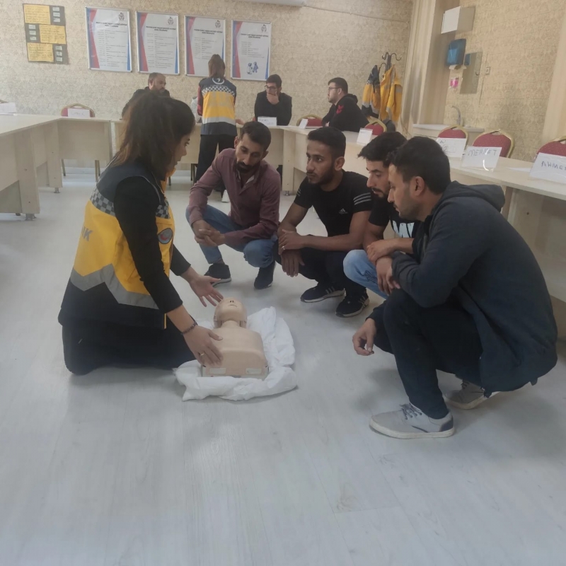 Sağlık personellerine yönelik ÇİLYAD (Çocuklarda İleri Yaşam Desteği) uygulayıcı eğitimi düzenlendi.