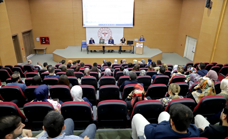 Sağlıklı Gelecek Nesiller İçin Bağışıklama Paneli Gerçekleştirildi.