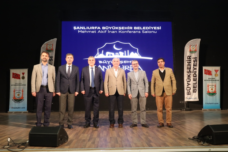ŞAİR NURULLAH GENÇ’TEN “BAŞARI BEDEL İSTER” KONFERANSI