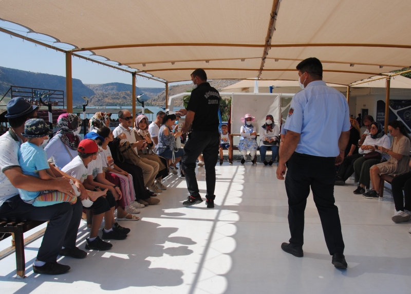 SAKLI CENNET HALFETİ’DE LOKANTA VE TEKNELERDE DENETİM