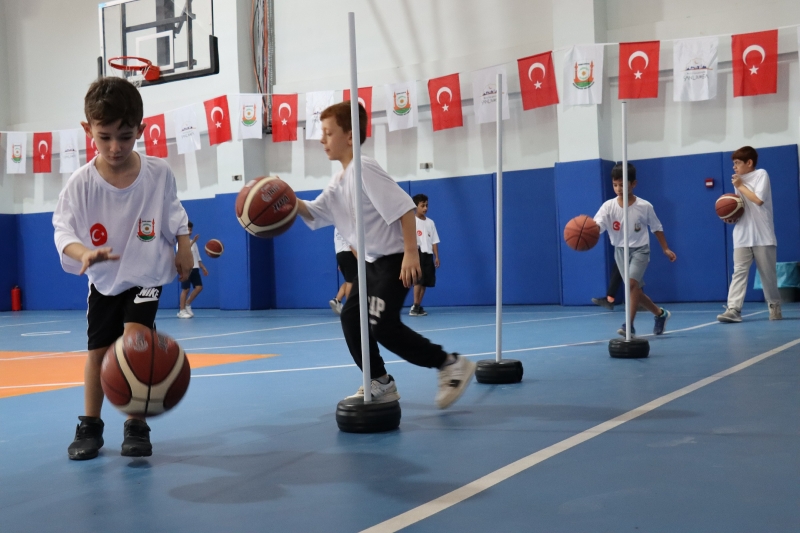 ŞANLIURFA BÜYÜKŞEHİR BELEDİYESİ’NDEN ÇOCUKLARA PROFESYONEL BASKETBOL EĞİTİMİ