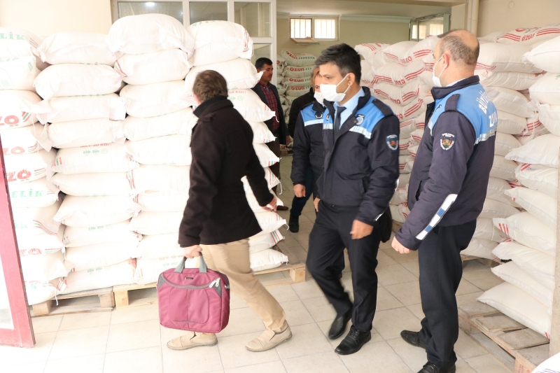 ŞANLIURFA BÜYÜKŞEHİR ZABITADAN STOKÇULUK DENETİMİ