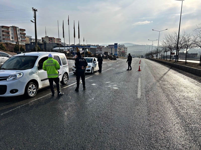 ŞANLIURFA EMNİYET TEDBİRLERİ İLE YENİ YILA GİRDİ