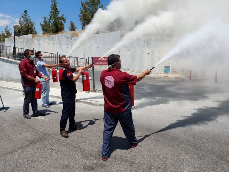 ŞANLIURFA HARRAN ÜNİVERSİTESİ HASTANESİNDE GERÇEĞİ ARATMAYAN YANGIN TATBİKATI