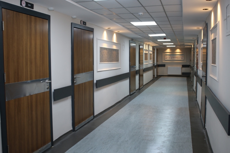 Şanlıurfa İl Sağlık Müdürü Prof.Dr. Mehmet GÜLÜM Balıklıgöl Devlet Hastanesinde yeni açılan Çocuk servisini ziyaret etti