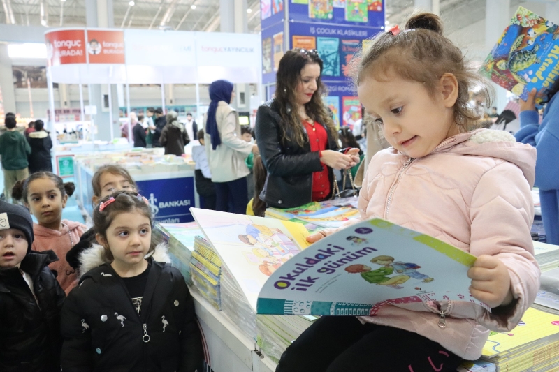 ŞANLIURFA KİTAP FUARINA İLGİ DEVAM EDİYOR