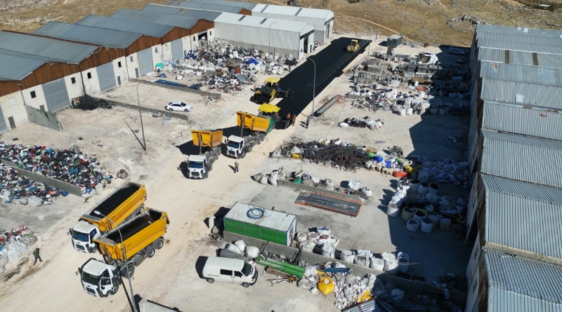 ŞANLIURFA'DA ASFALT ÇALIŞMALARI ARALIKSIZ DEVAM EDİYOR