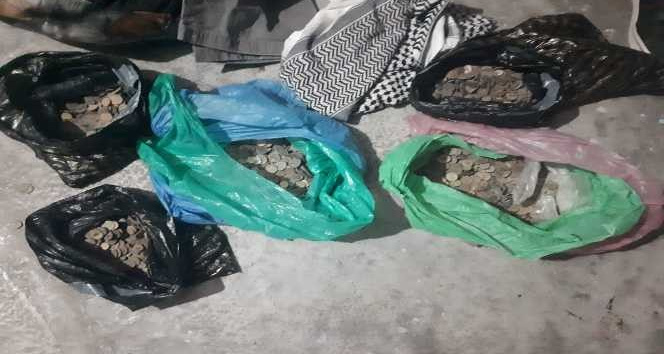 Şanlıurfa’da Hazreti İsa’nın anlatıldığı tarihi kitap ile 8 bin adet sikke ele geçirildi