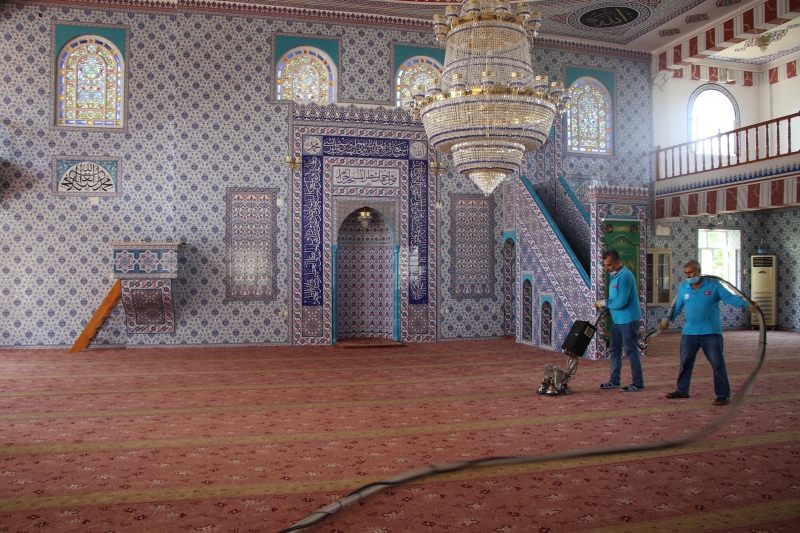 Şanlıurfa’da ibadethaneler bayrama hazır