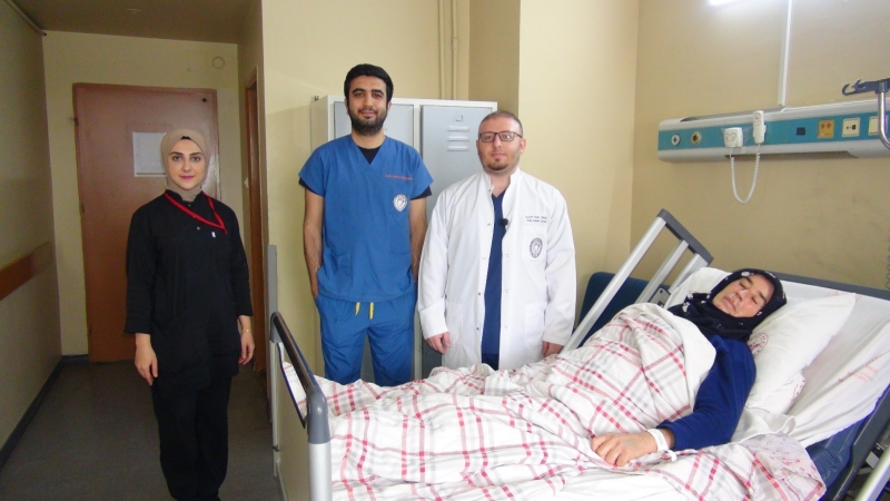 ŞANLIURFA’DA İLK DEFA KOLTUK ALTINDAN KAPALI YÖNTEMLE KALP AMELİYATI YAPILDI.